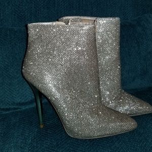 Qupid Gold Booties